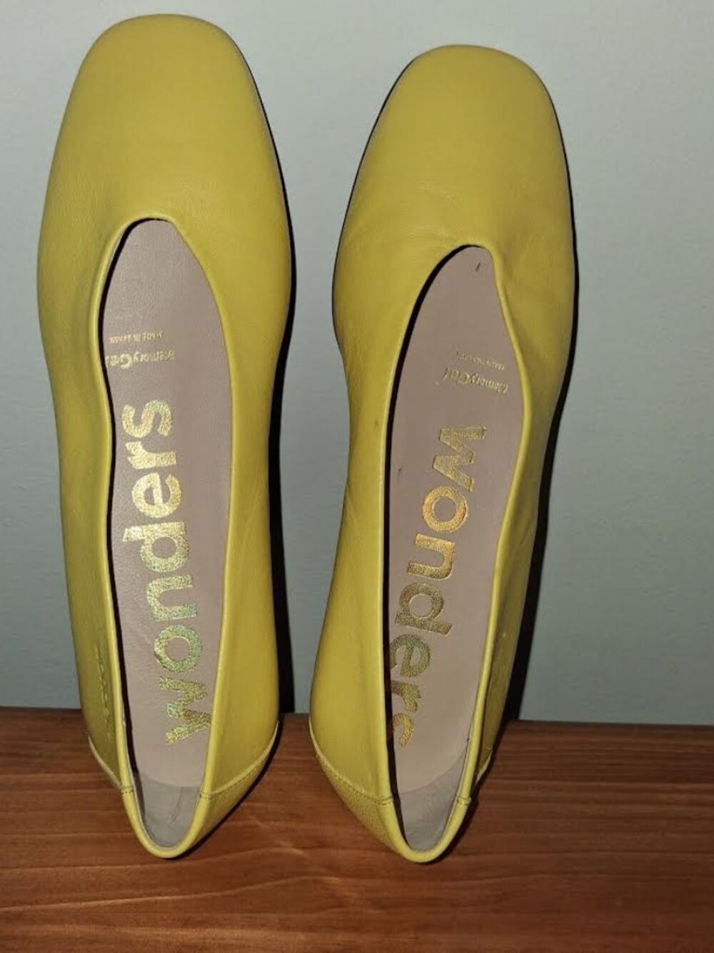 Wonders Spanish Yellow Leather Almond Toe Flats / Slip-Ons Size 37
